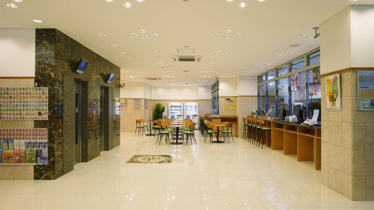 Toyoko Inn Okayama Eki Nishi Guchi Migi Bagian luar foto