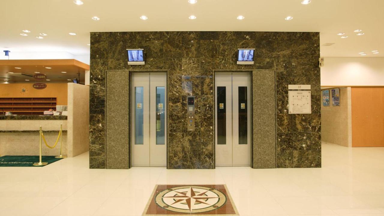 Toyoko Inn Okayama Eki Nishi Guchi Migi Bagian luar foto